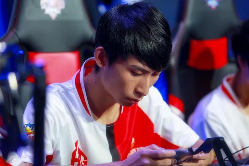 为边界 为边界